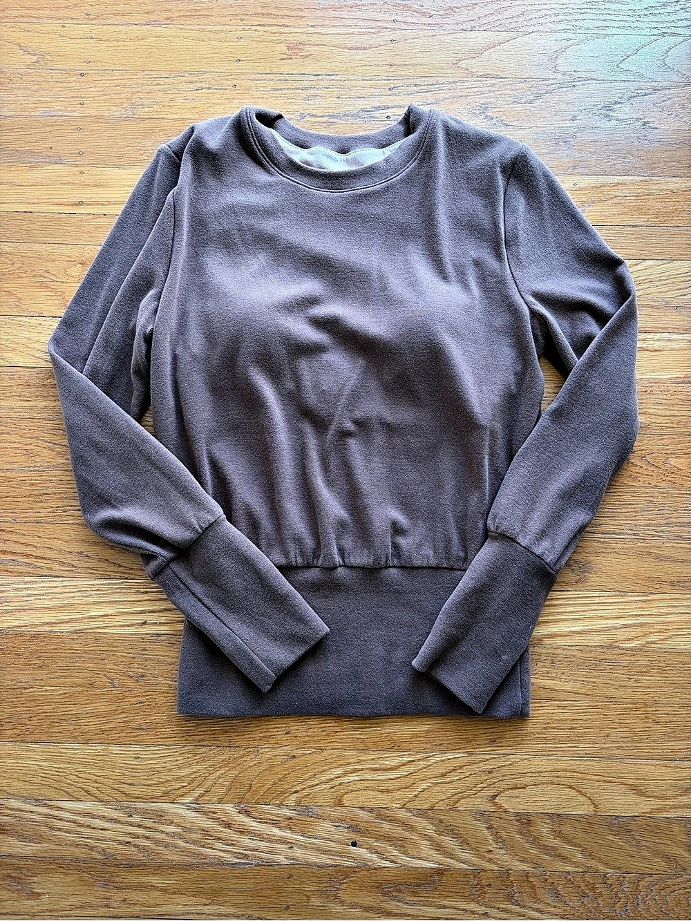 OGL Long Sleeve Sweatshirt in Brown Like New